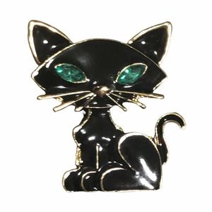 Black cat with green eyes enamel pin